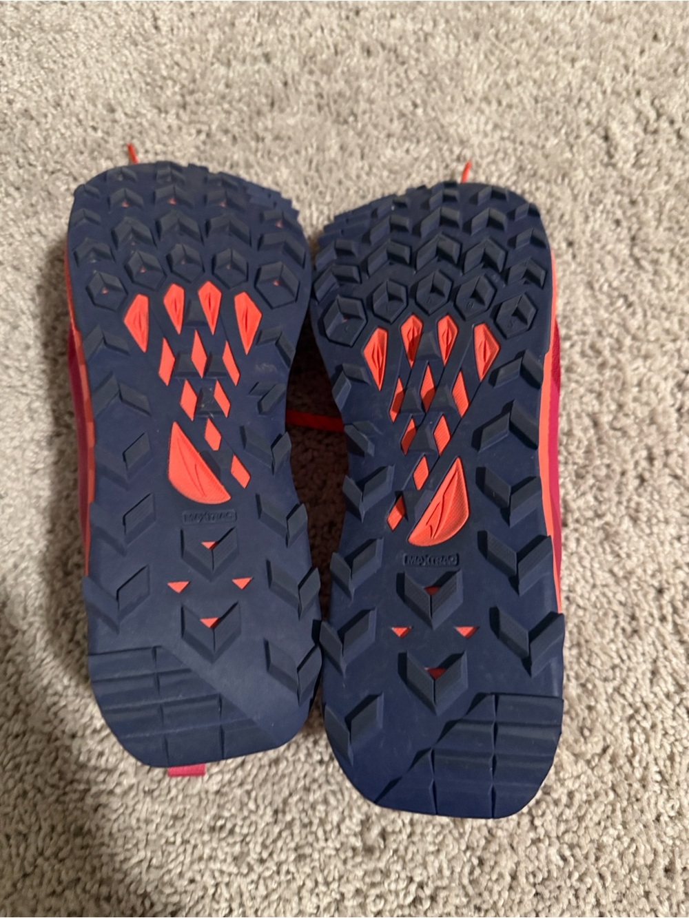 Altra Women’s Magenta Sneakers with Orange Laces - Picture 2 of 6